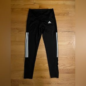 ADIDAS Aeroready 3 Stripe Legging with pocket. size Medium. Like new!!